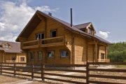 Деревянный дом из оцилиндрованного бревна «Бриз» Деревянный дом из оцилиндрованного бревна «Бриз»